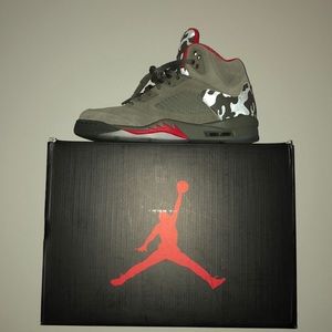 Jordan 5 Dark Stucco